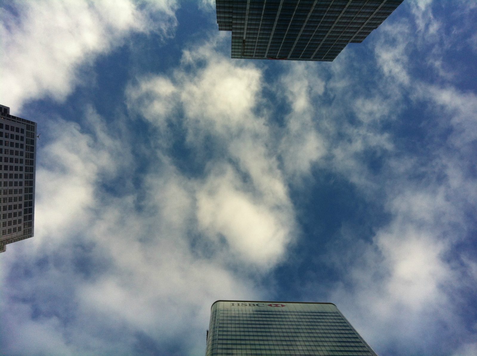 sky in Canary Wharf
