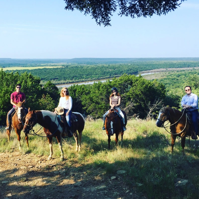 horses with view Wildcatter Ranch