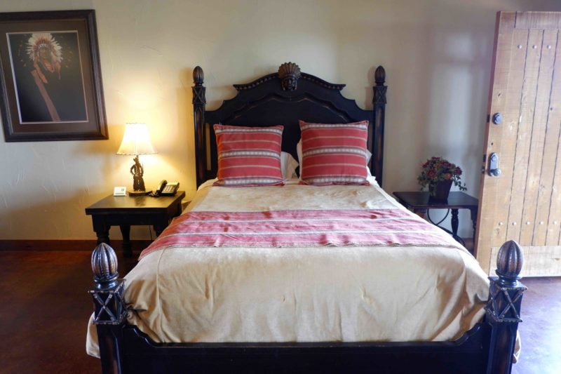 bed at Wildcatter Ranch